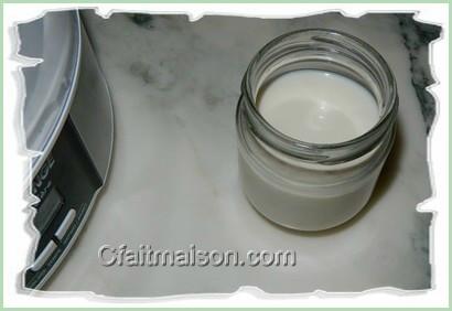 Laitage au lait d'amandes sans soja ni lait avec les ferments pour yaourts brassés ou à boire Beaugel®