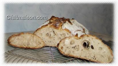 qualité de la mie d'un pain au levain naturel fait maison